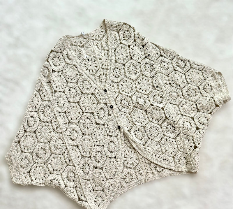 Cardigan en crochet à boutons