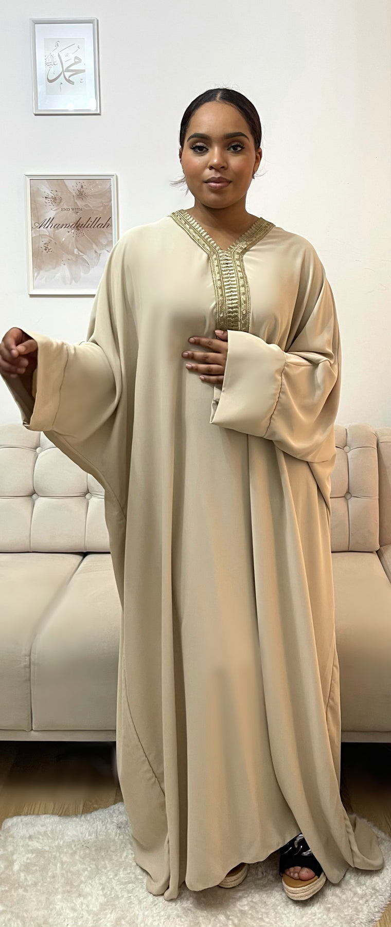 Abaya papillon encolure dorée Beige